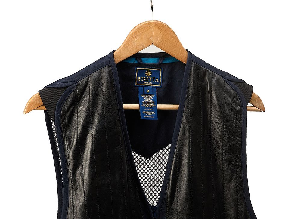 Lot 1: BERETTA SHOOTING WAISTCOAT SIZE M;