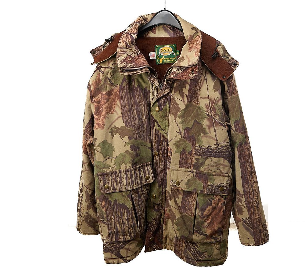 Lot 13: CABELA'S CAMO SPORTING COAT SIZE L;