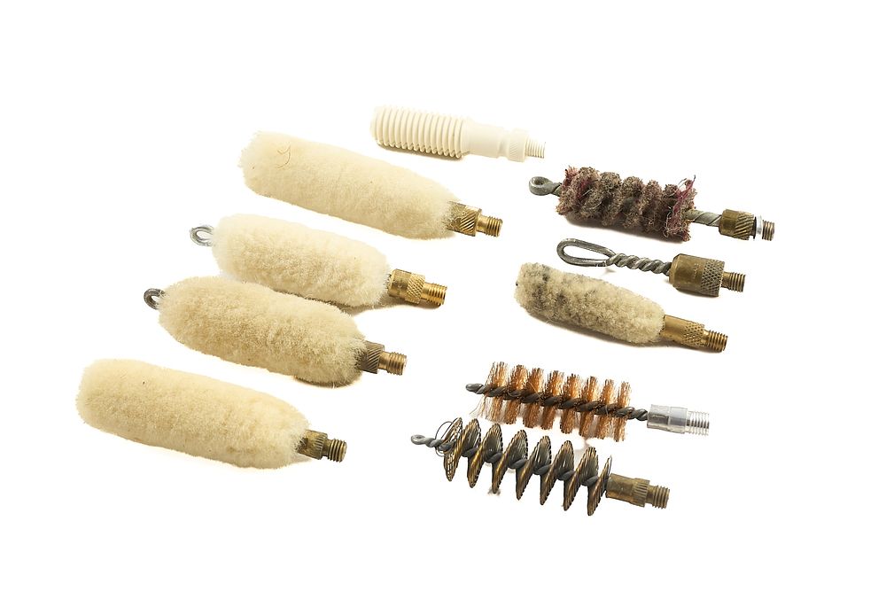 Lot 43: SHOTGUN CLEANING ATTACHMENTS;