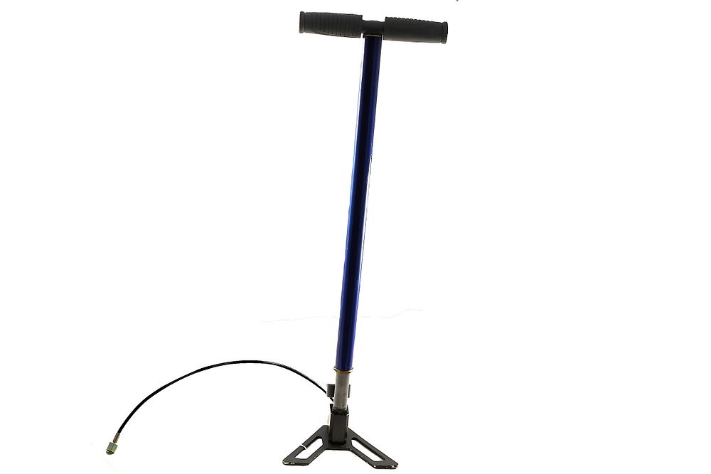 Lot 69: AIR GUN MANUAL PUMP;