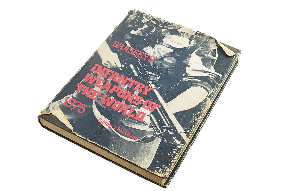 Lot 118: BRASSEY'S INFANTRY WEAPONS OF THE WORLD A 1ST EDITION 1975;