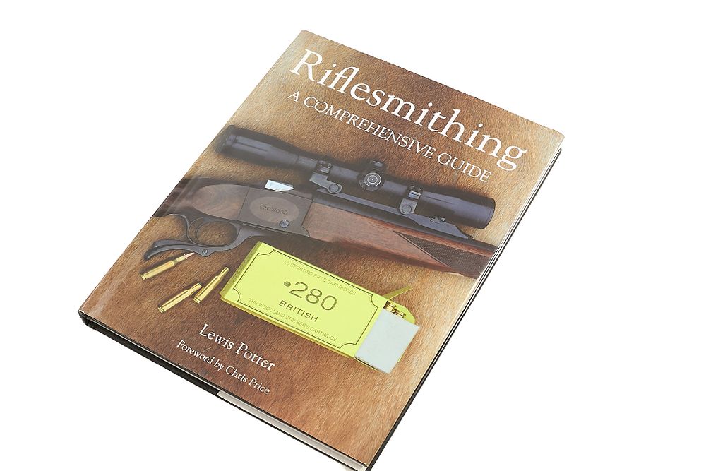 Lot 119: COLLECTION OF BOOKS;
