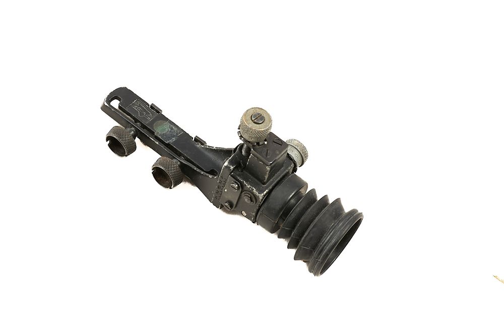 Lot 150: ANSCHUTZ DIOPTRE REARSIGHT AND HOODED FORESIGHT;