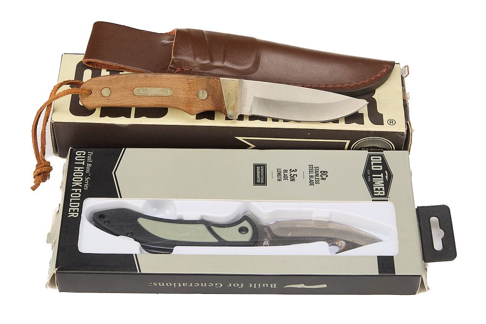 Lot 161: OLD TIMER A SET OF TWO FIELD KNIVES;