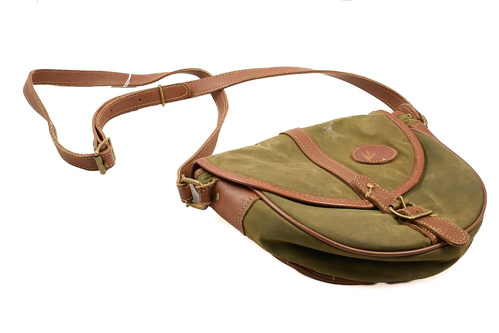 Lot 181: BARBOUR CARTRIDGE BAGS;