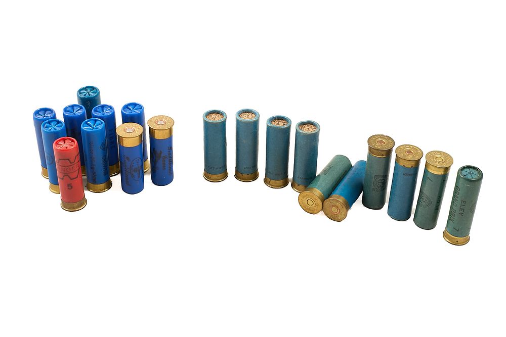 Lot 198: ELEY KYNOCH CARTRIDGES 16-BORE, 11 OF & 9 PLASTIC;