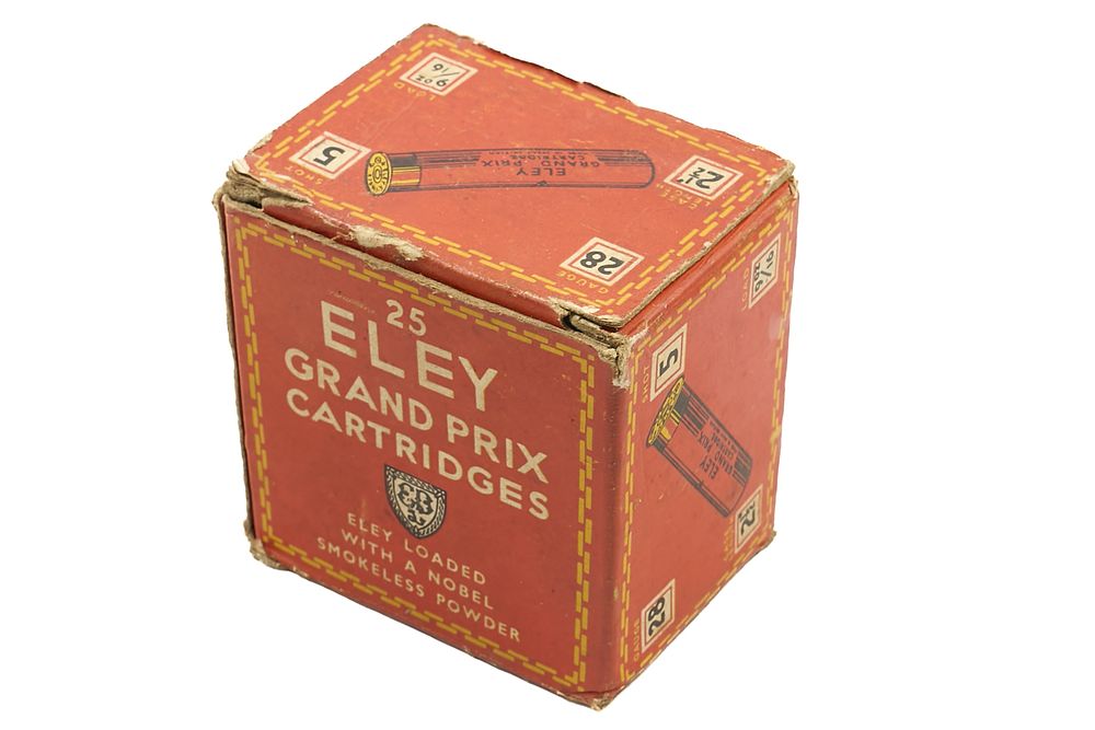 Lot 207: ELEY GRAND PRIX 28-BORE 5 SHOT 9/16oz CARTRIDGES FOR 2 1/2", 25 OF;