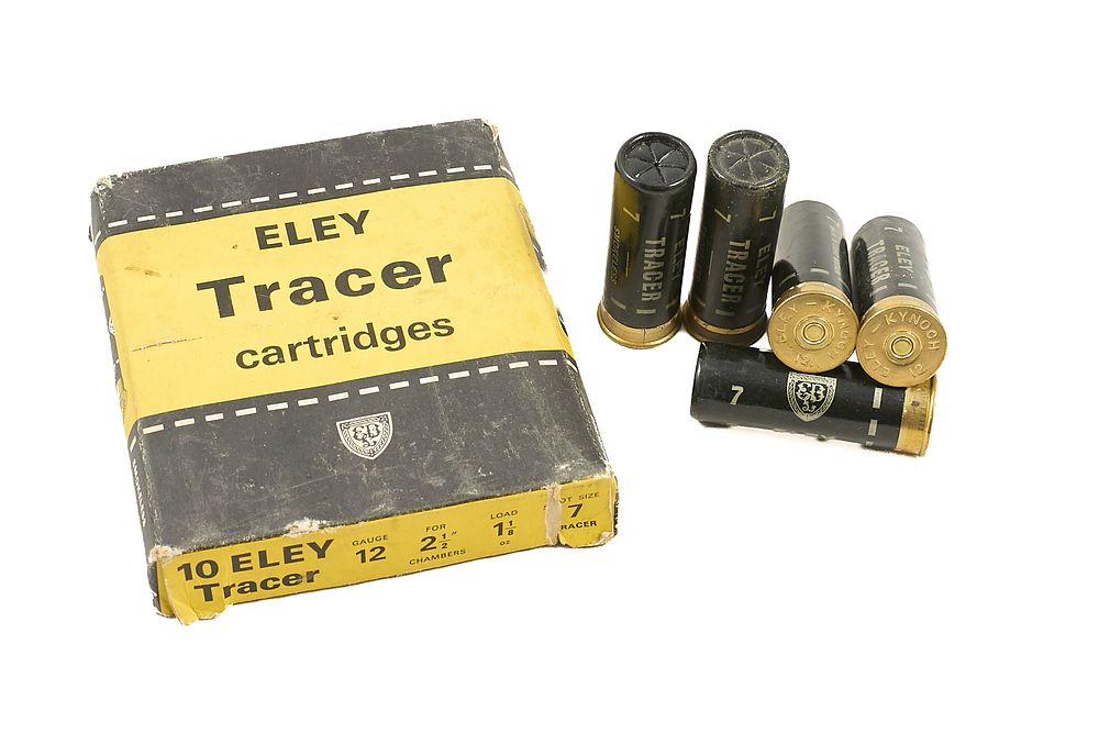 Lot 226: ELEY TRACER 12-BORE 32gr 7 SHOT CARTRIDGES FOR 2 1/2", 10 OF;