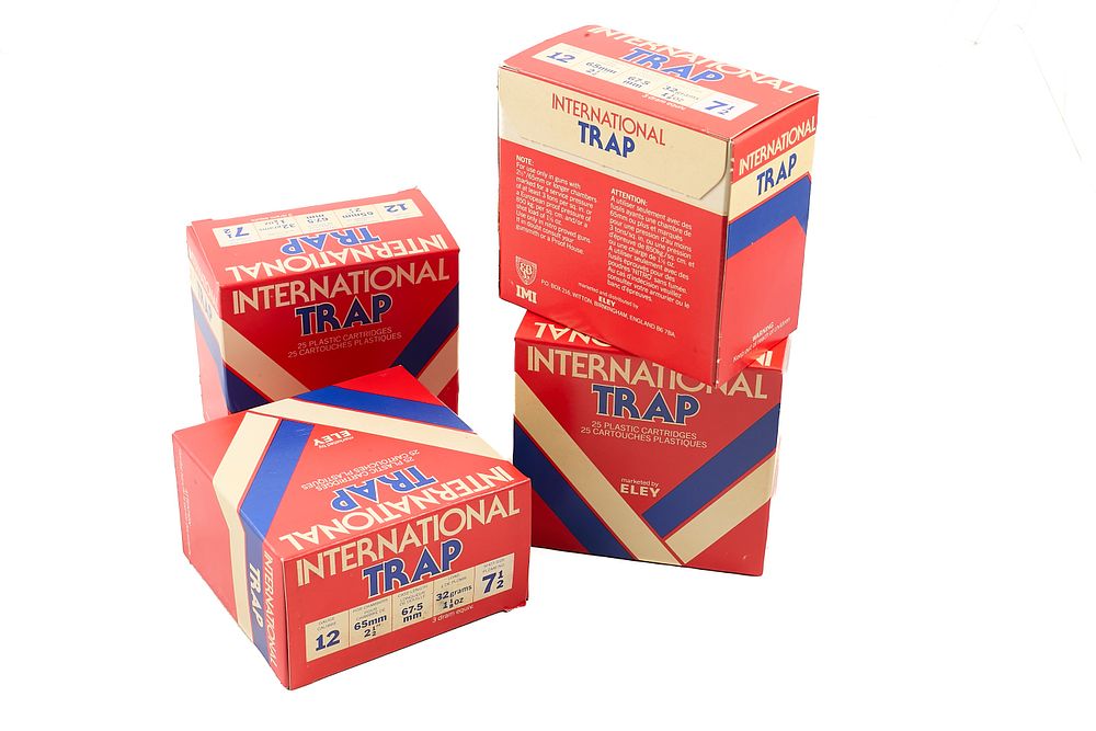 Lot 238: INTERNATIONAL TRAP 7 1/2 SHOT 32gr 12-BORE CARTRIDGES FOR 2 1/2", 100 OF;