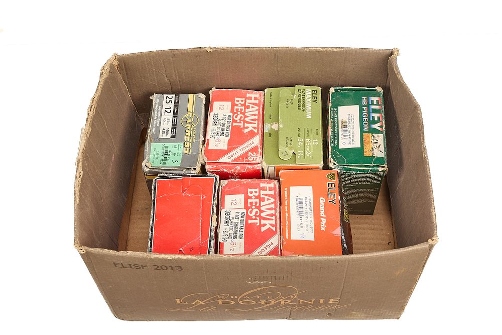 Lot 247: ELEY, HAWK, LYALVALE, LINSLEY & HULL 12-BORE CARTRIDGES 2 1/2", 186 OF;