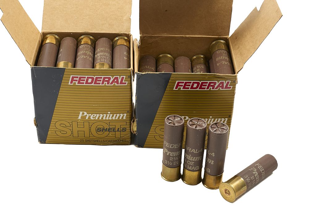Lot 248: FEDERAL 10-BORE 64gr 4 SHOT CARTRIDGES FOR 3 1/2", 50 OF;