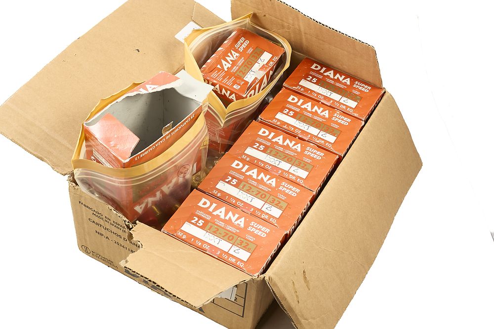 Lot 251: DIANA SUPER SPEED 12-BORE 2 3/4" 32G CARTRIDGES 169 OF;