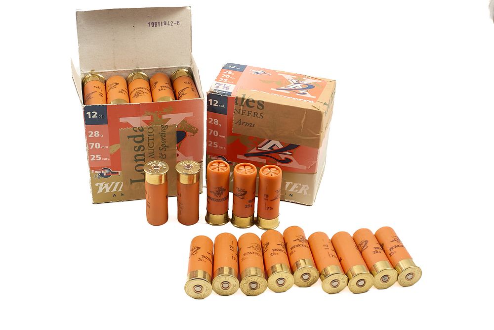 Lot 258: WINCHESTER 12 BORE 28gr SHOT GUN CARTRIDGES 2 3/4" 64 OF;