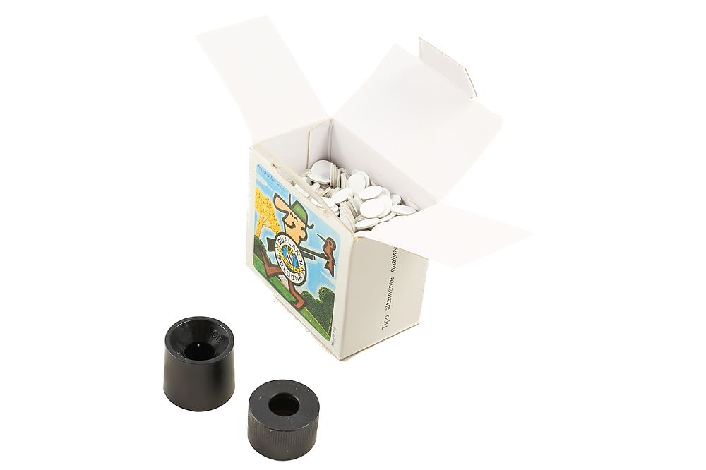 Lot 363: .410 RELOADING ACCESSORIES TO INCLUDE BIANCHI OVER SHOT CARDS;