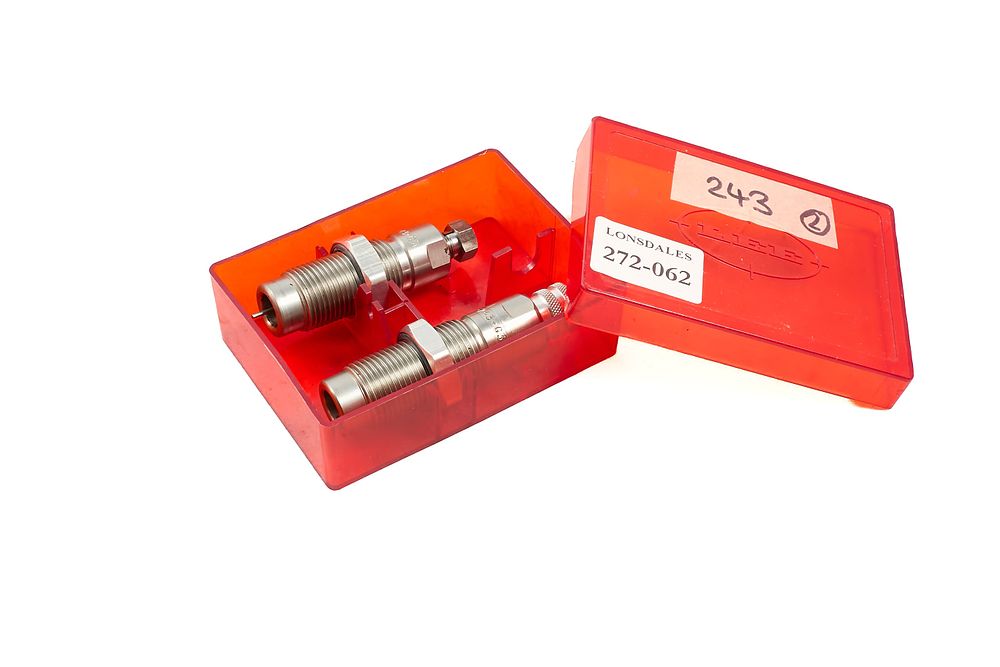 Lot 368: LEE .243 DIE SET;