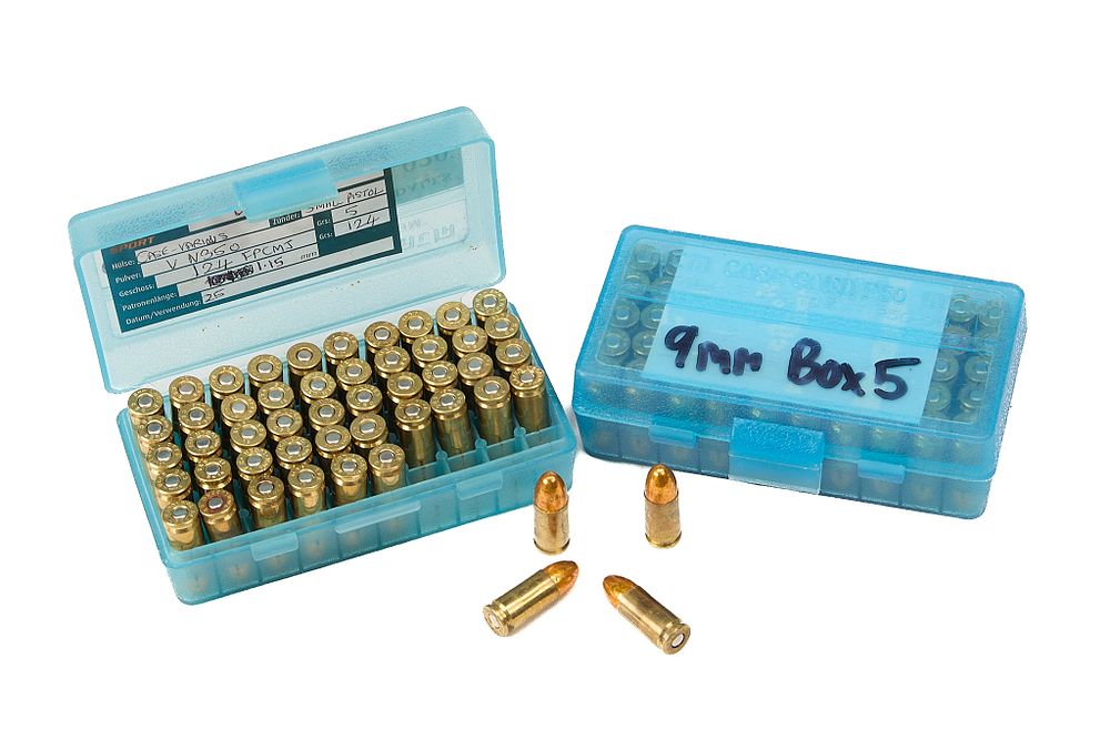 Lot 469: 9MM HOME LOADS ROUND NOSE FULL METAL JACKET, MIXED BRASS TO INCLUDE BLASER & SMB, 100 OF;