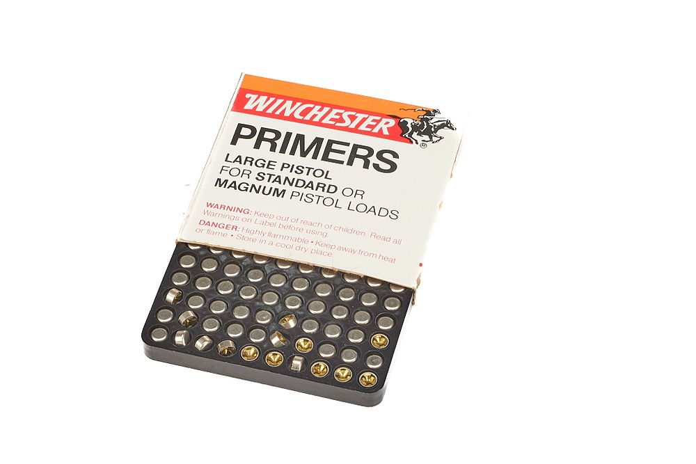 Lot 492: WINCHESTER LARGE PISTOL PRIMERS, 100 OF;