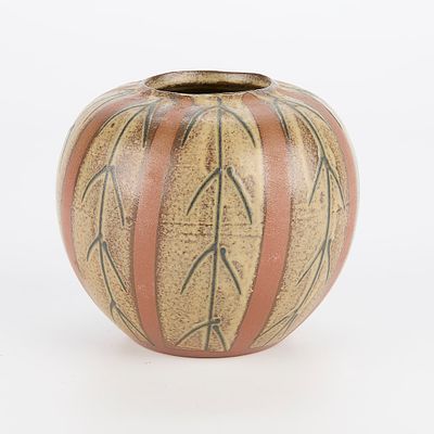Otagiri Vase with Vertical Stripe Design. Ceramic vase with lined design. Mashiko, Japan studio