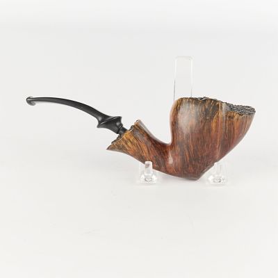 Ben Wade Ambassador Pipe. Ben Wade Ambassador Pipe. Of carved wood. Height: 4 1/2 in x width: 