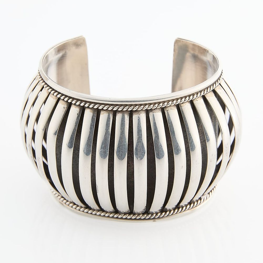 Lot 220: Pricilla Apachito Navajo Steling Silver Cuff