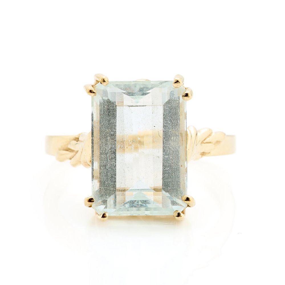 Lot 223: 14k Yellow Gold & Aquamarine Ring Sz 8