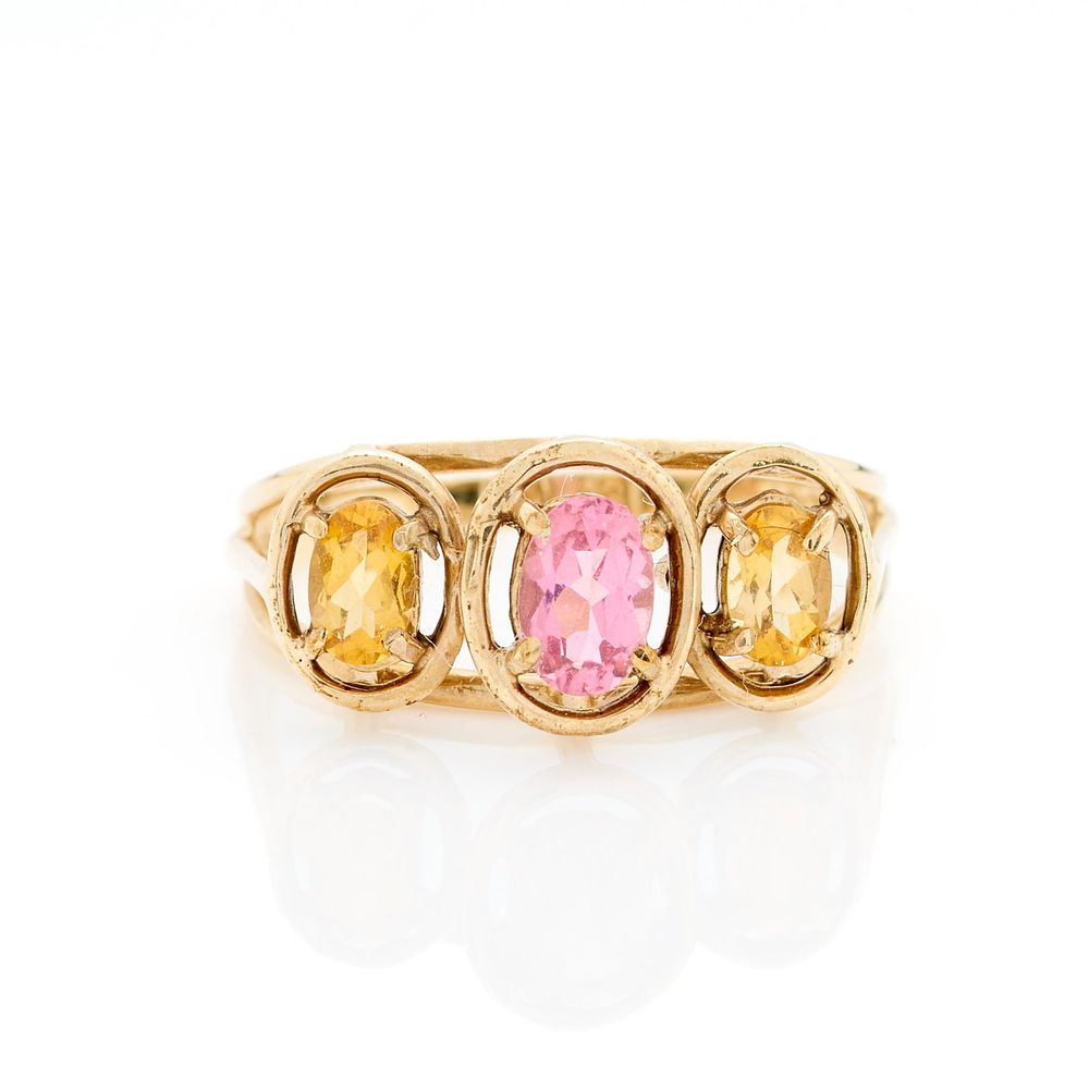 Lot 226: 10k Yellow Gold Ring Sz 8