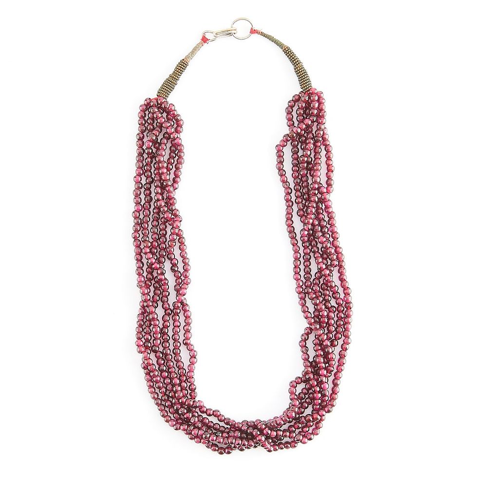 Lot 241: Necklace of Garnet Beads