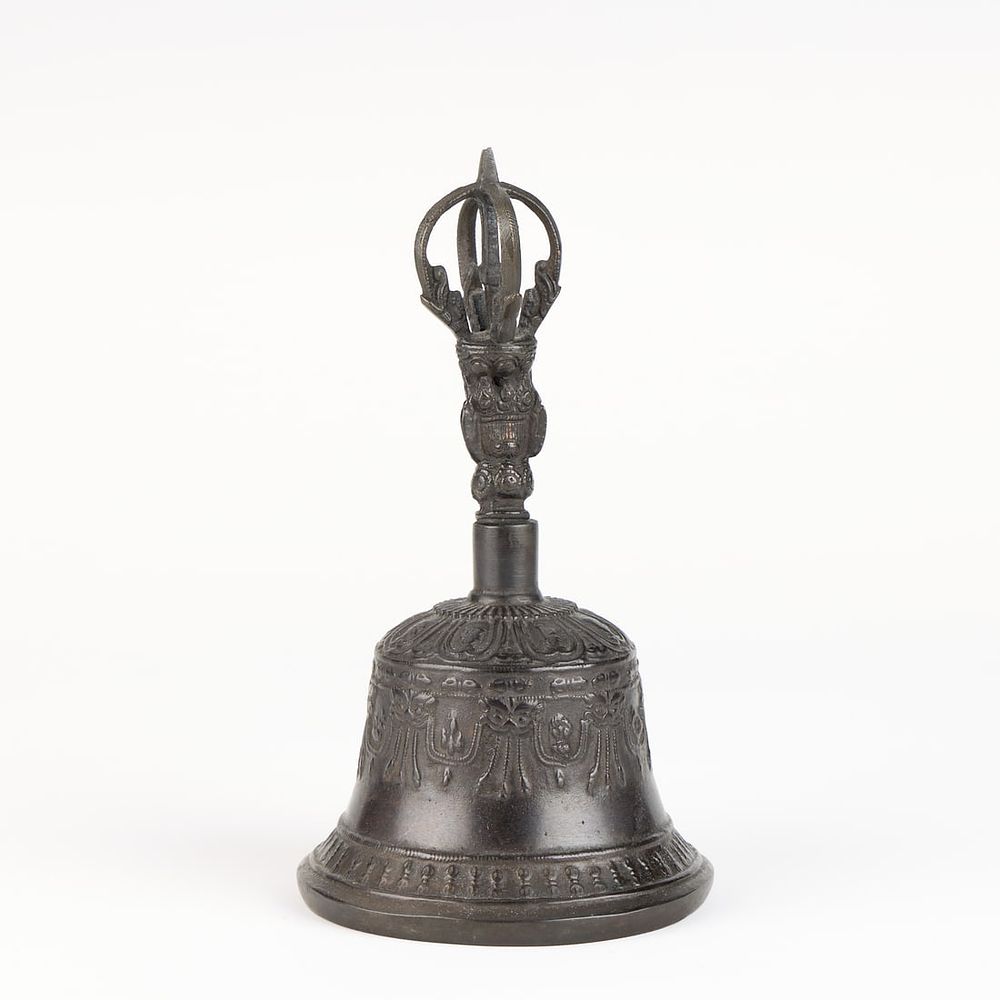 Lot 269: Bronze Buddhist Temple Bell