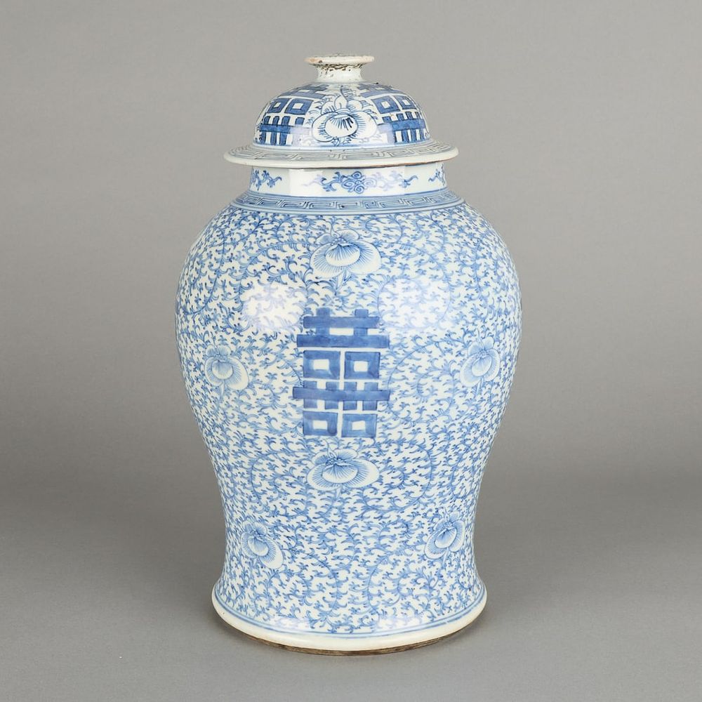 Lot 288: Large Chinese Blue & White Porcelain Ginger Jar