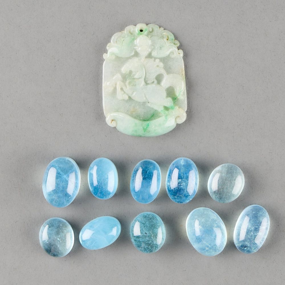 Lot 315: Bag of Chinese Jadeite & Aquamarine