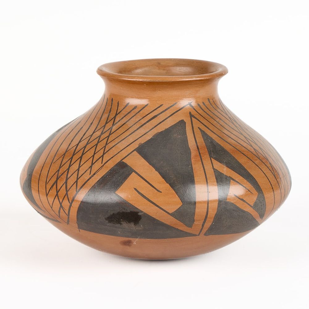 Lot 356: Signed Southwestern Native American Mata Ortiz Pottery Vase