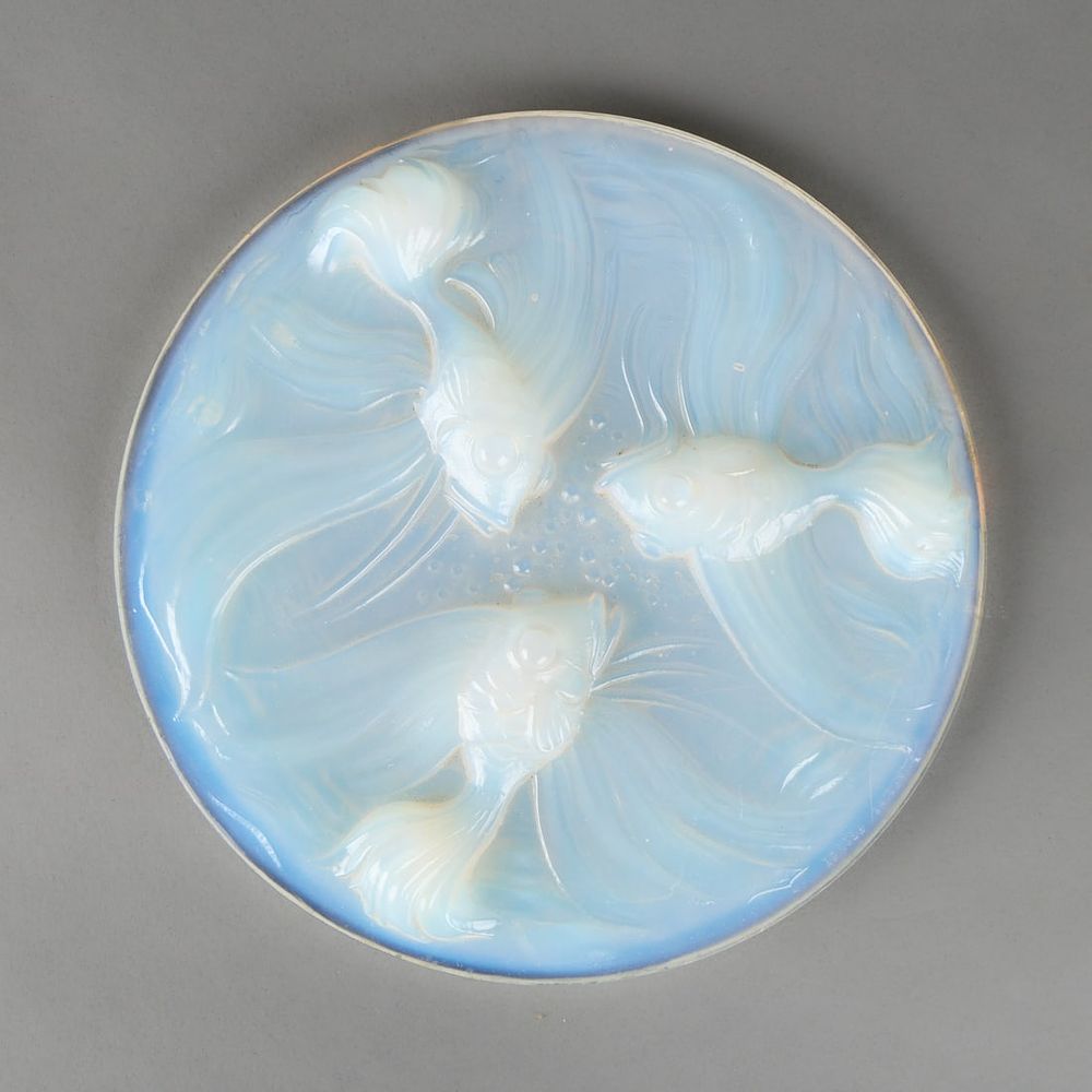 Lot 430: Verlys French Opalescent Glass Fish Plaque ca 1930