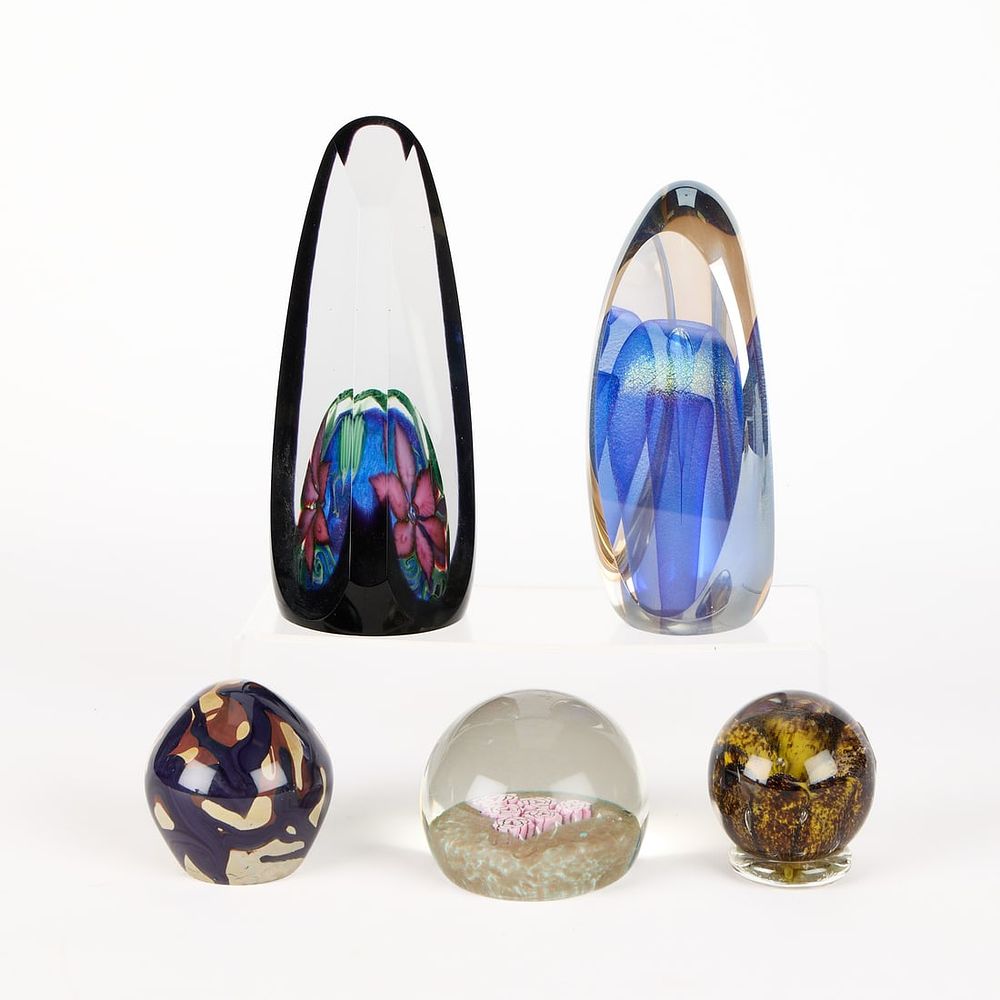 Lot 470: 5 Art Glass Paperweights Incl. Vandermark & Merritt