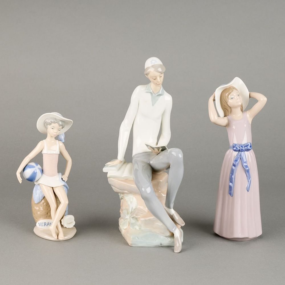Lot 502: 3 Lladro Spanish Porcelain Figurines