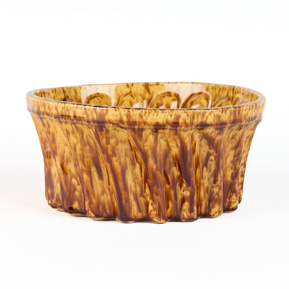 Lot 509: Studio Pottery Spongeware Glaze Bowl - Marked