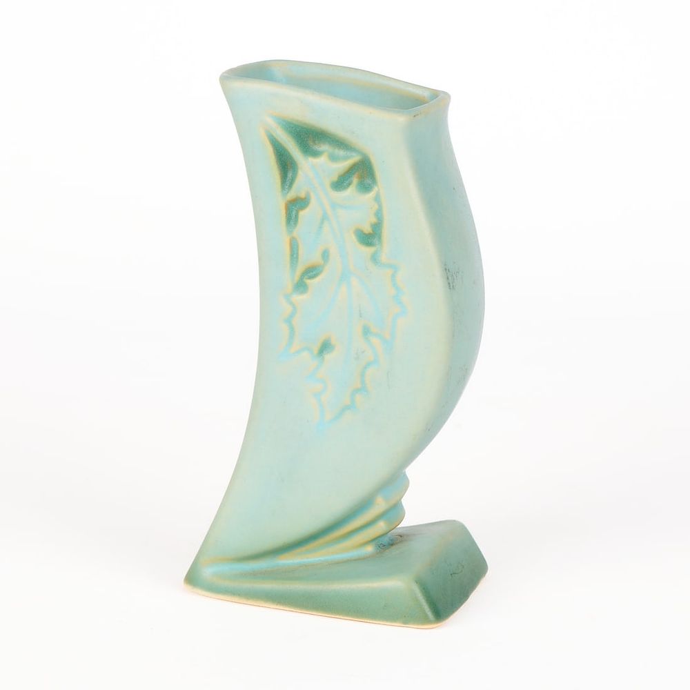 Lot 520: Roseville Art Pottery "Silhouette" 781-6 Vase 1952