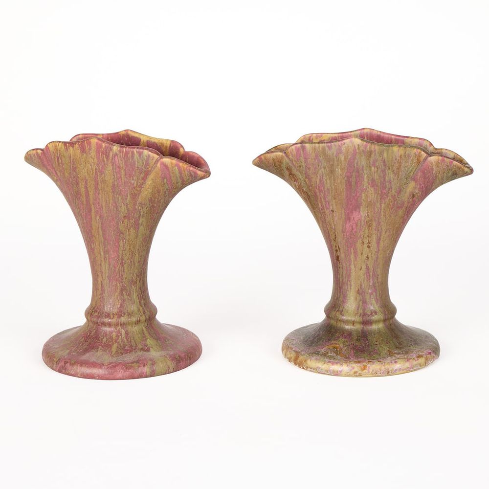 Lot 536: Pr Roseville Art Pottery "Carnelian II" 52-6 Fan Vases