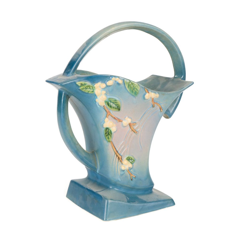 Lot 548: Roseville Art Pottery "Snowberry" Vase
