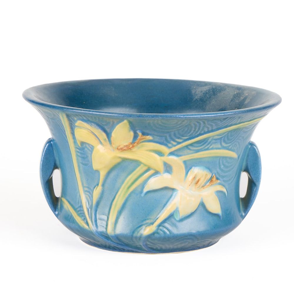 Lot 556: Roseville Pottery Bermuda Blue "Zephyr Lily" Pot