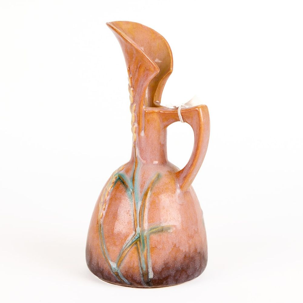 Lot 568: Roseville "Wincraft" Wheat Ewer