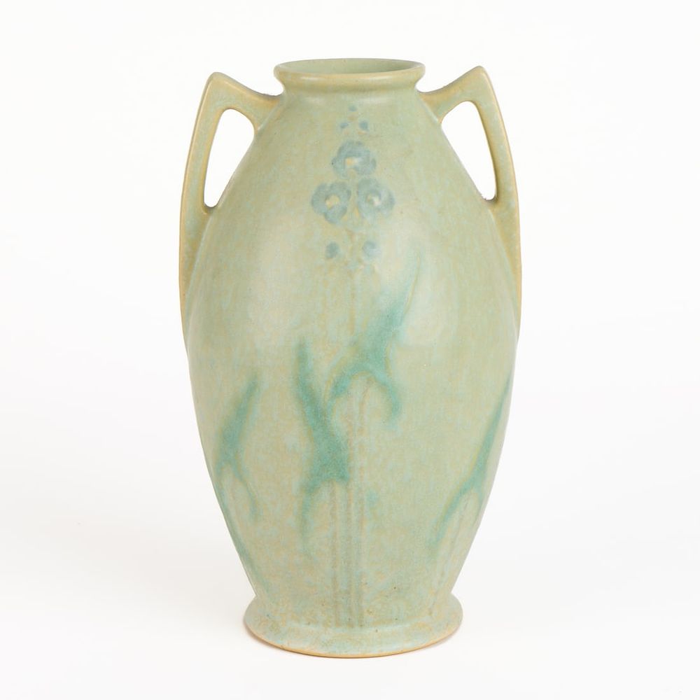 Lot 570: Roseville Art Pottery "Cremona" Vase