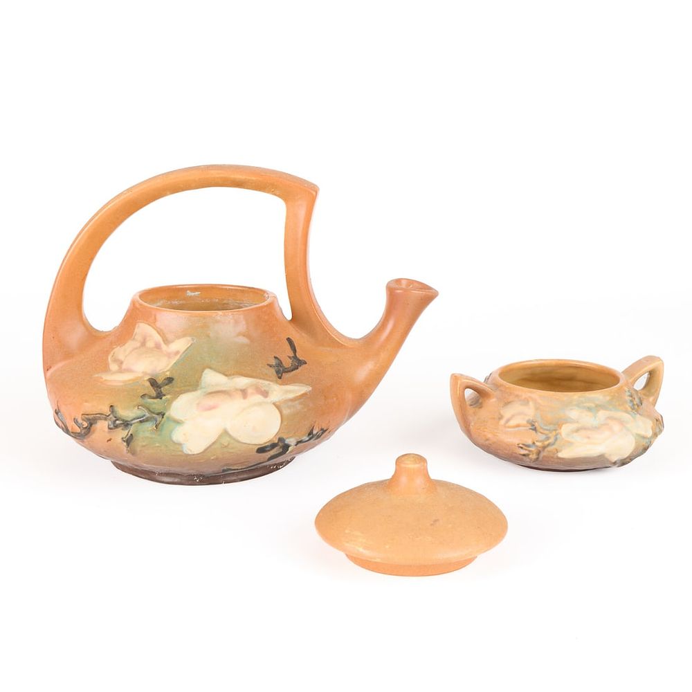 Lot 571: Roseville "Magnolia" Sugar Bowl & Teapot