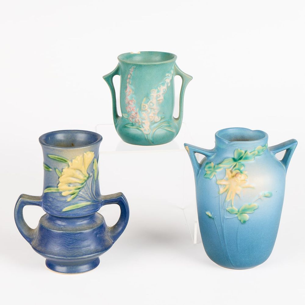 Lot 578: 3 Roseville Art Pottery Vases