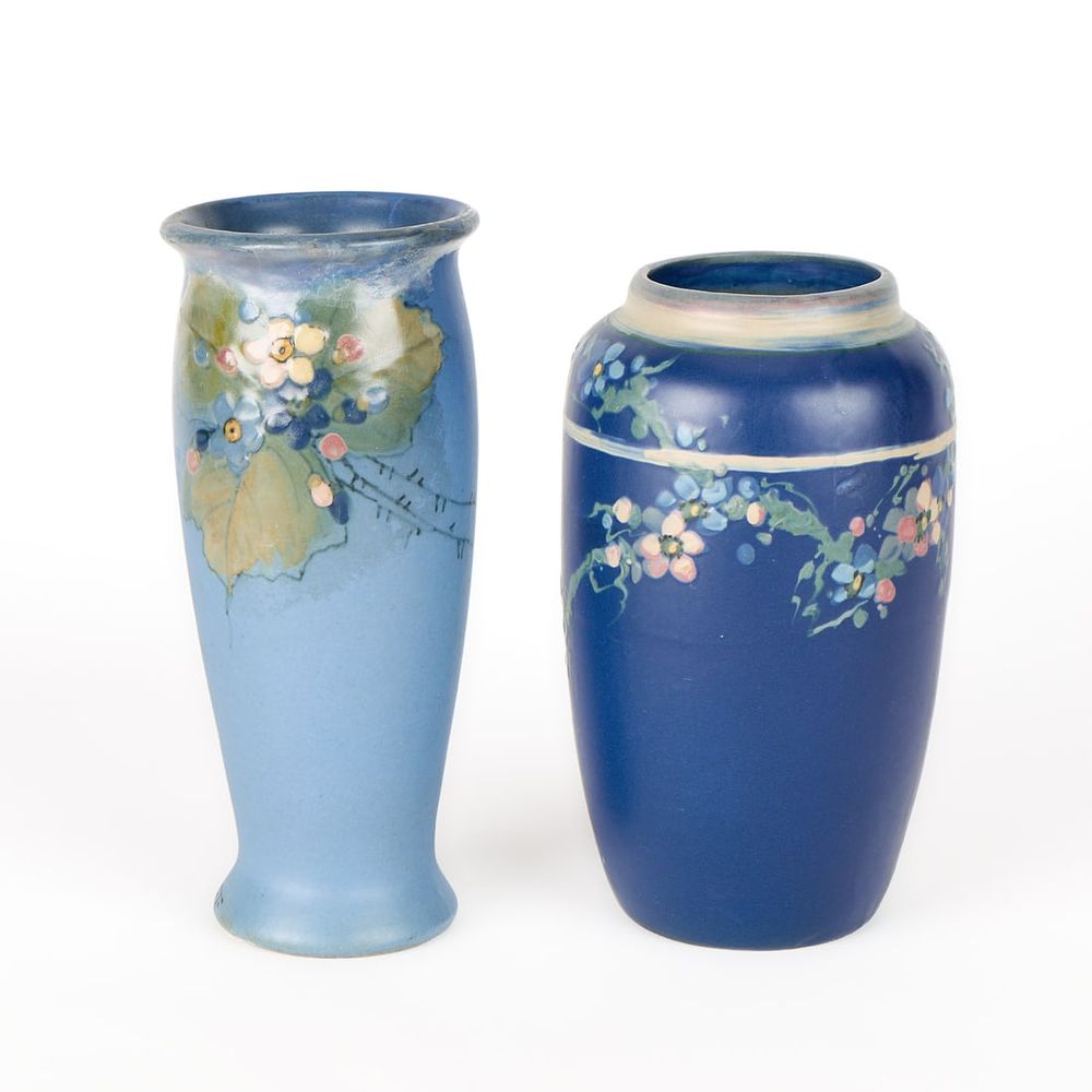Lot 594: 2 Weller Art Pottery "Hudson" Vases