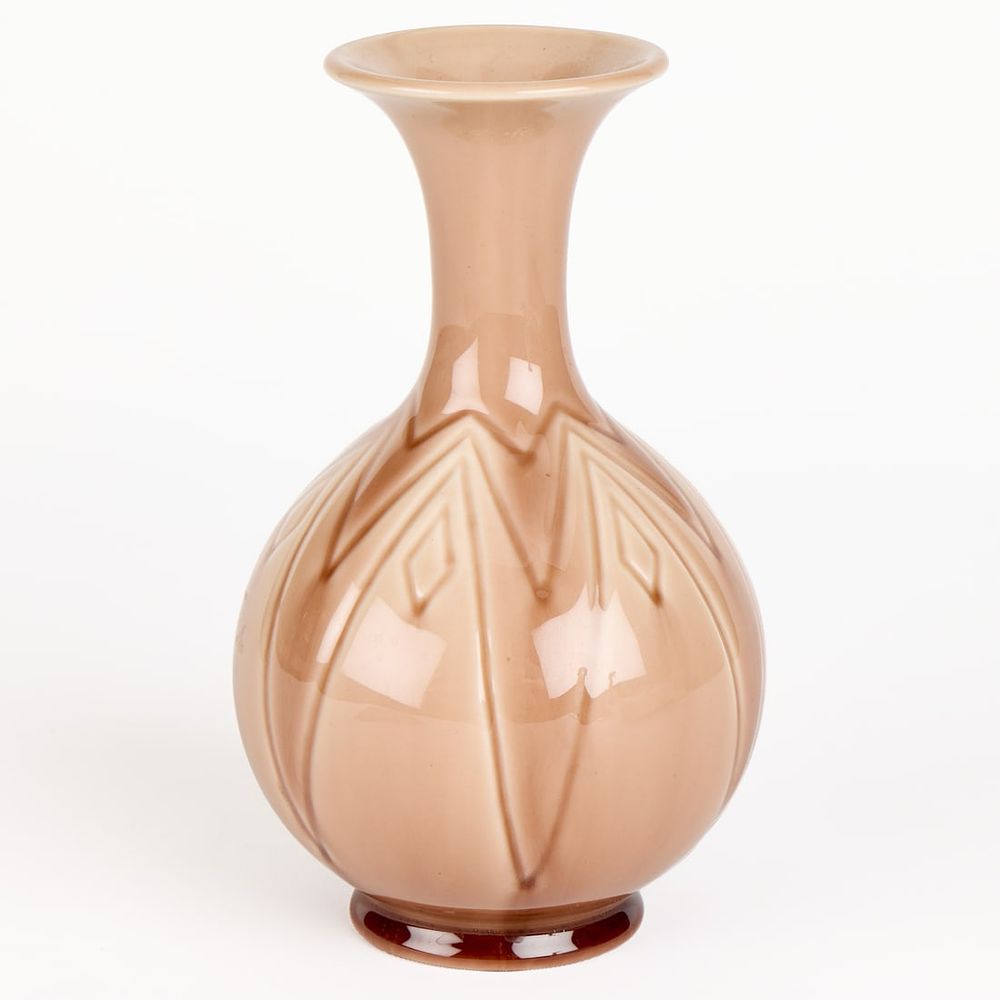 Lot 626: Rookwood Pottery Art Deco No. 7075 Bud Vase