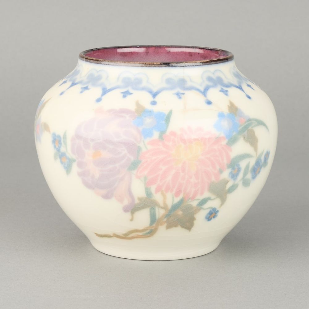 Lot 628: Arthur Conant for Rookwood Pottery "890C" Vase