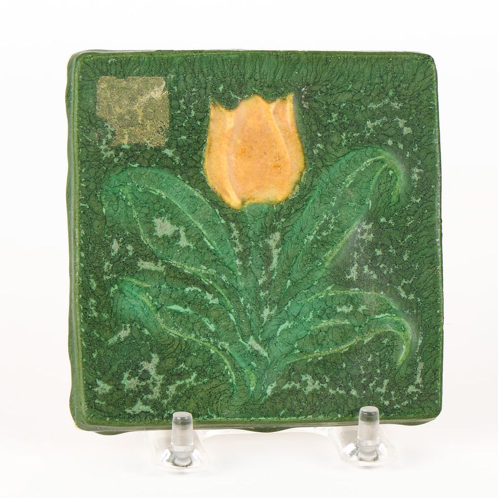 Lot 636: Ephraim Faience Art Pottery Tulip Tile