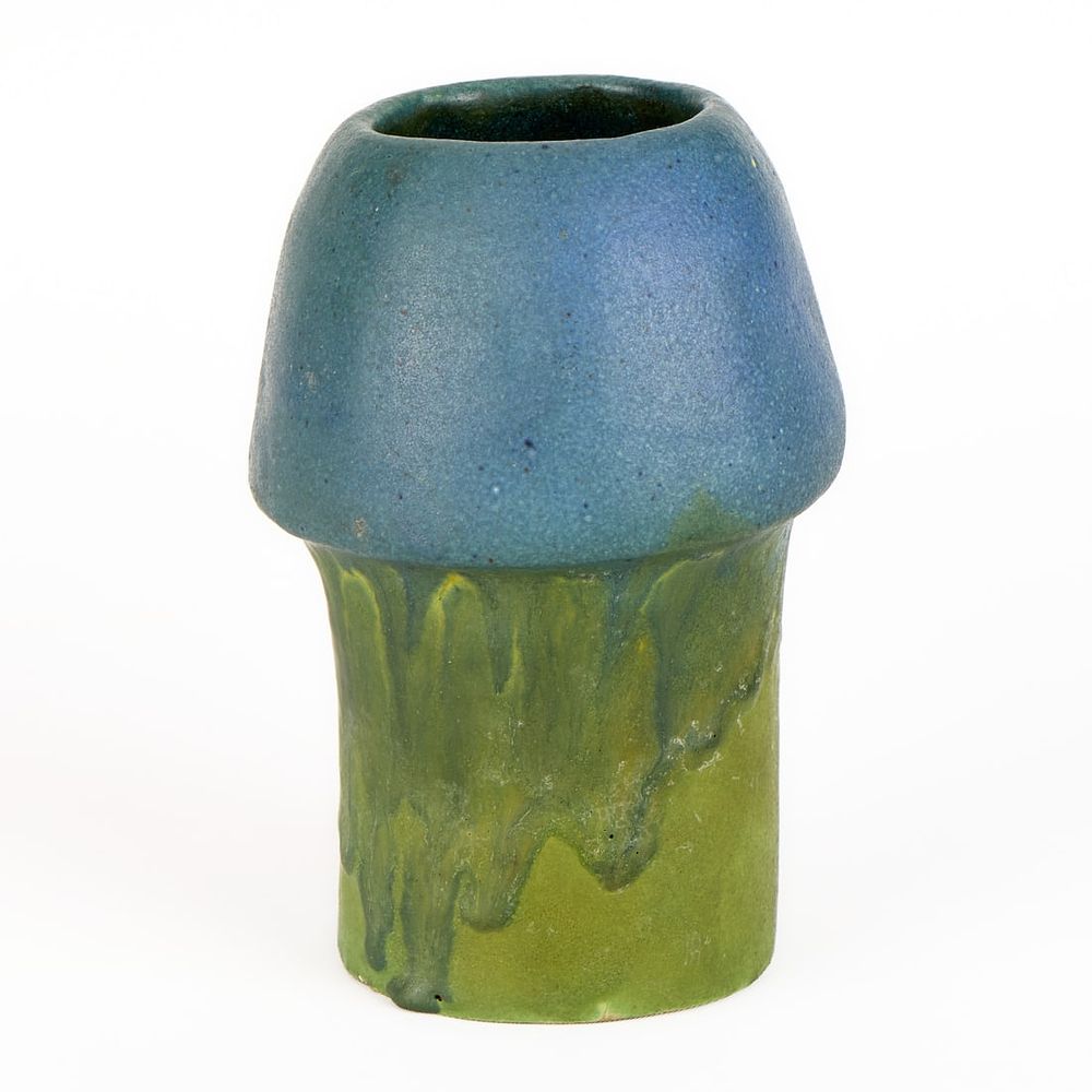 Lot 644: Early 20th c. Arts & Crafts Pottery Mushroom Vase