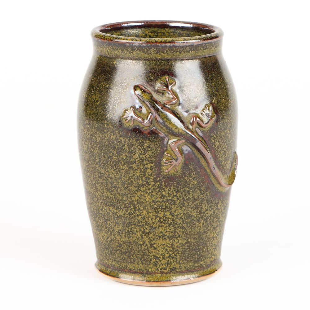 Lot 674: Sue Dyer Studio Pottery Lizard Vase