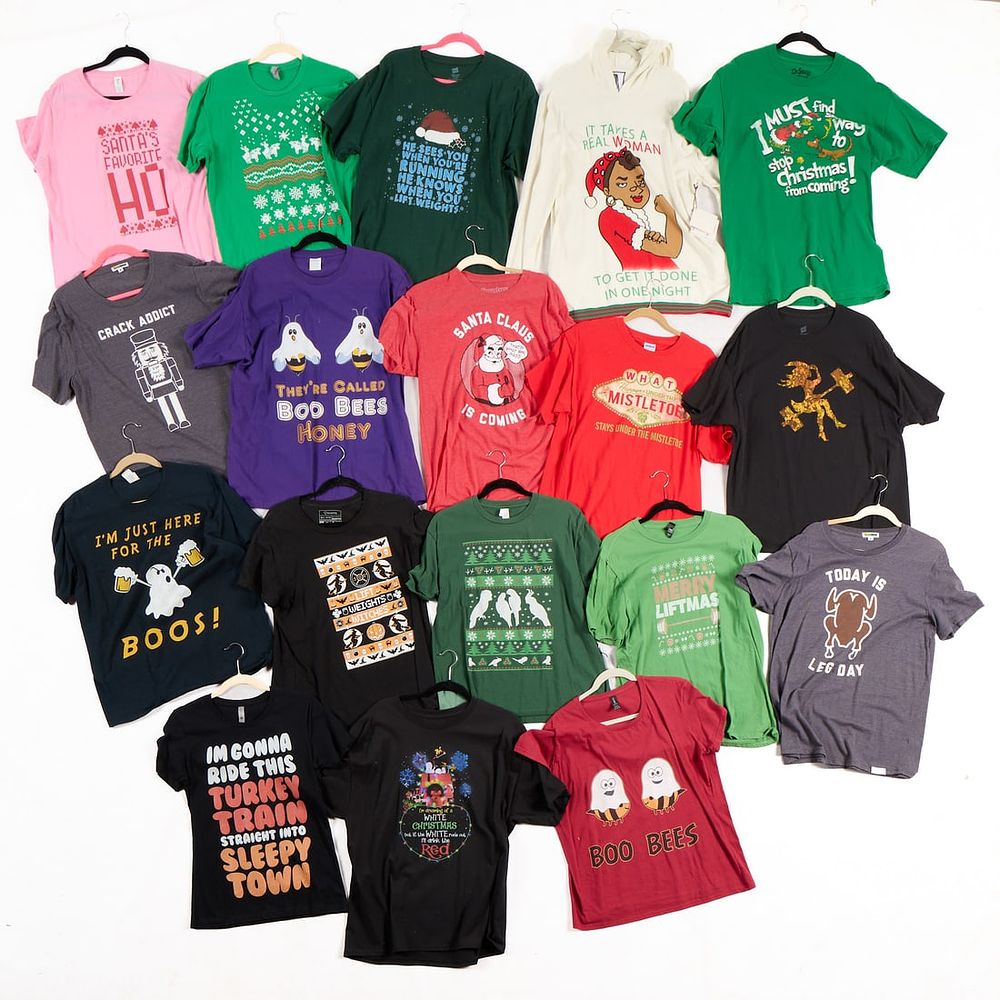 Lot 742: 18 Vintage Humorous Everyday & Holiday Shirts